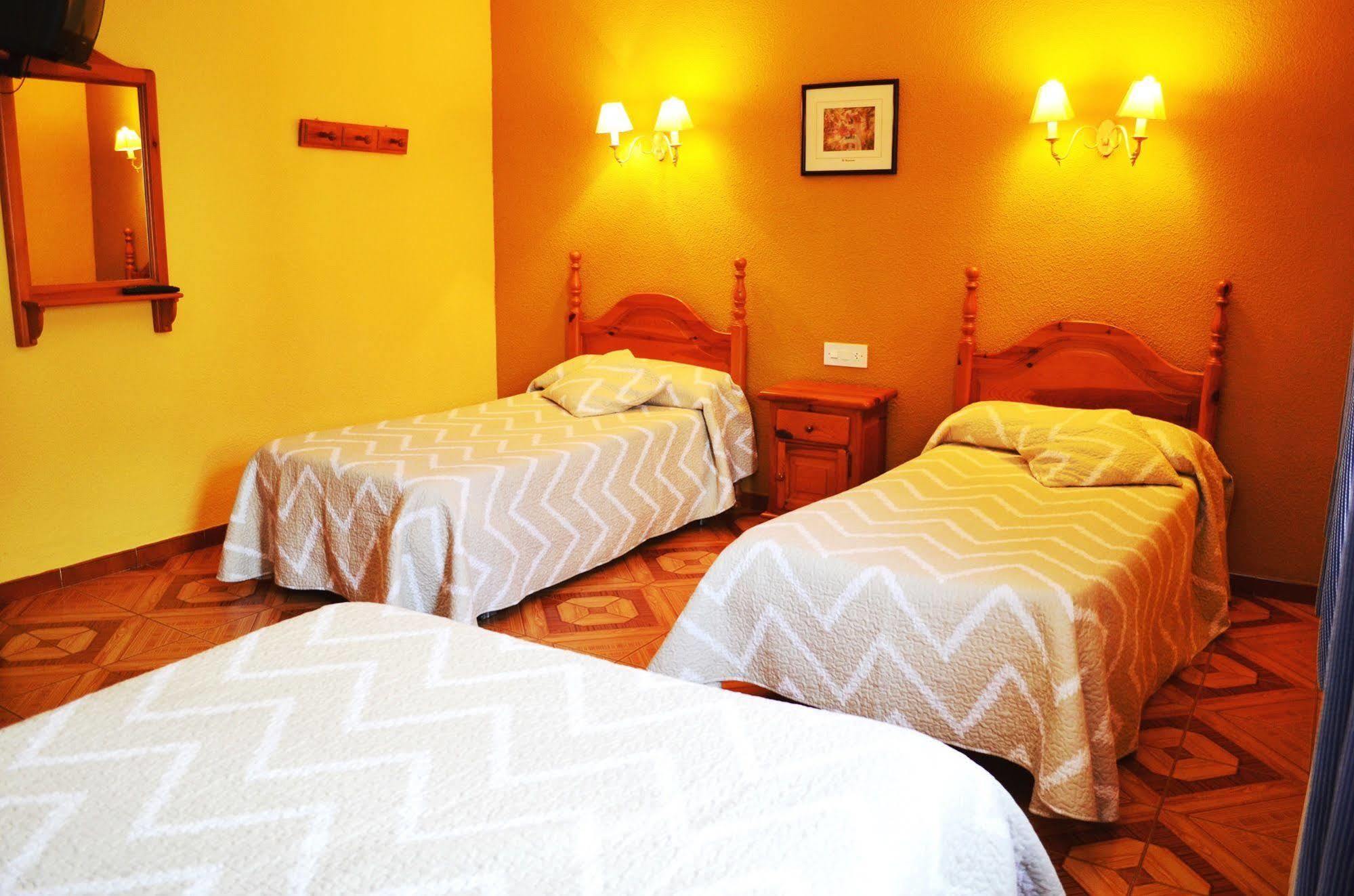 Hotel Suiza Bronchales Esterno foto