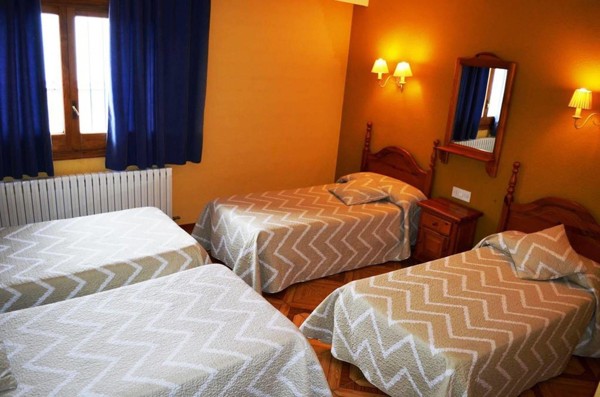 Hotel Suiza Bronchales Esterno foto