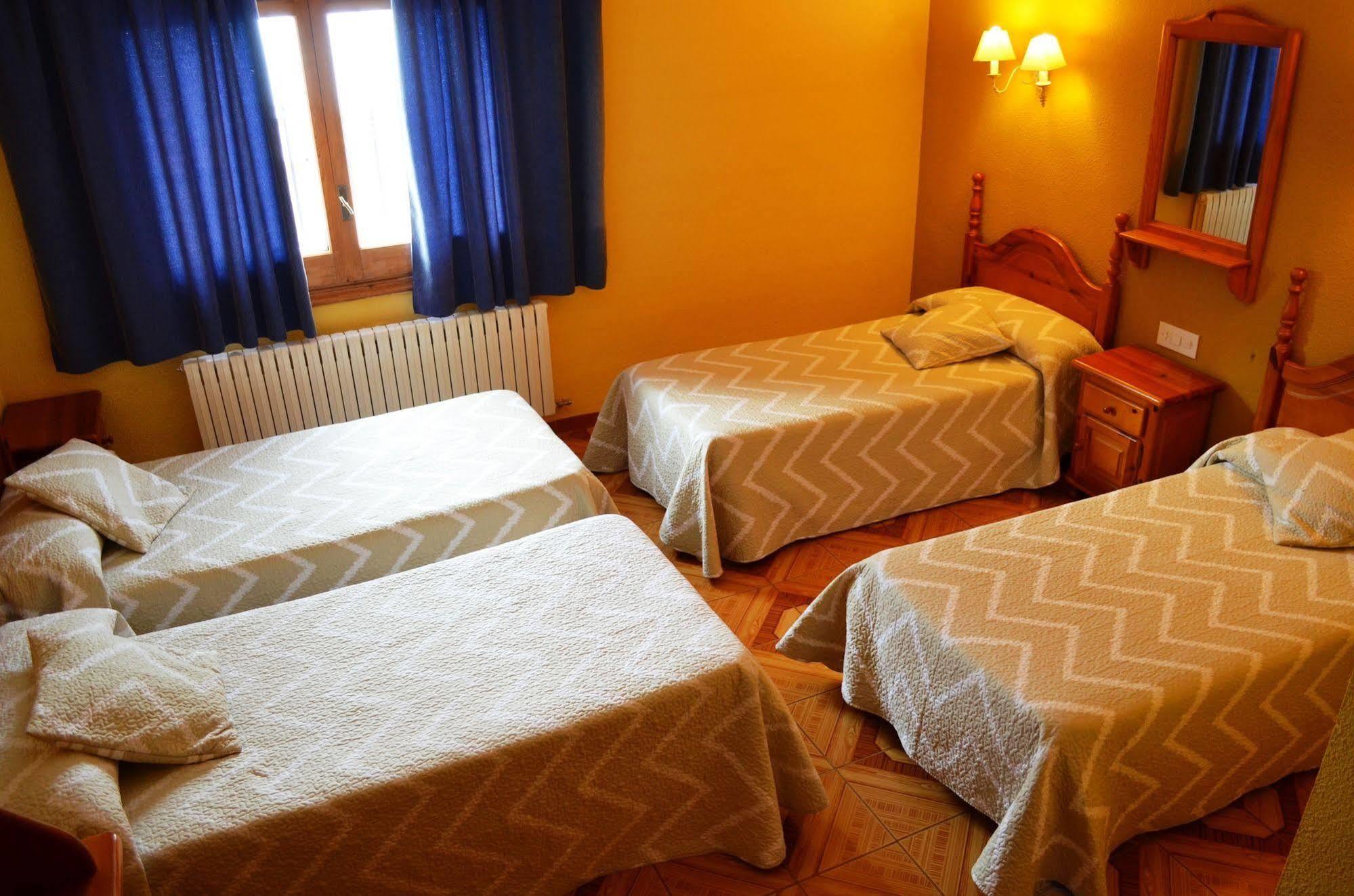 Hotel Suiza Bronchales Esterno foto